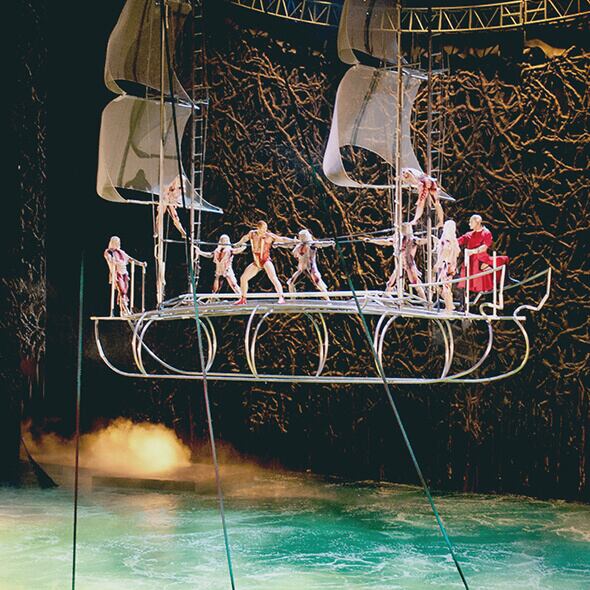 The Aerial acrobatic Bateau act from "O"